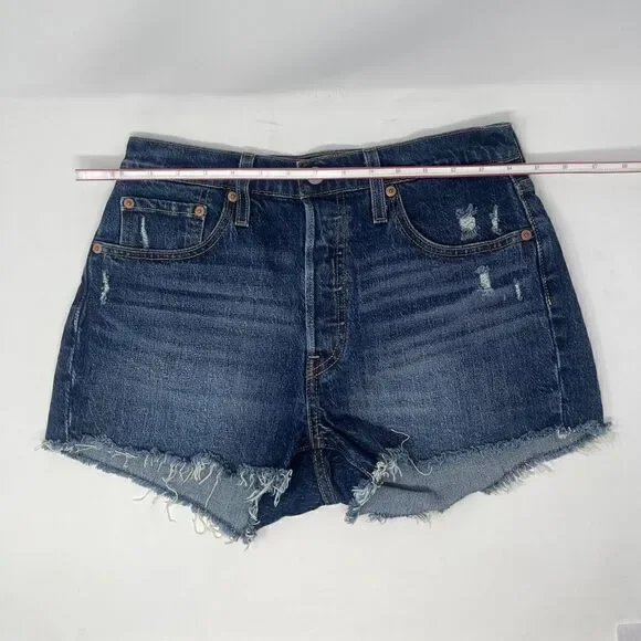 Levi’s 501 shorts Sz 28 - Picture 2 of 4